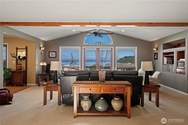 8189 Whidbey Drive, Clinton, WA 98236