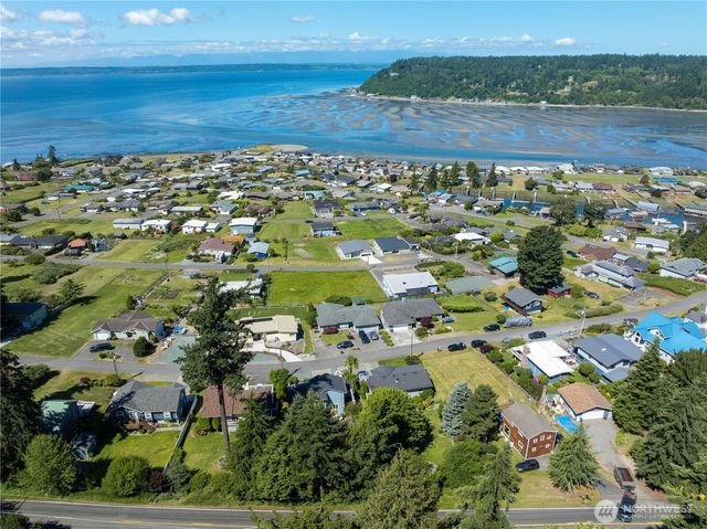 8189 Whidbey Drive, Clinton, WA 98236