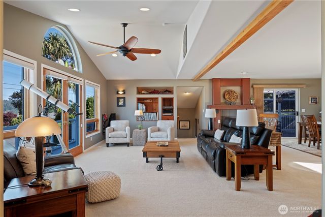 8189 Whidbey Drive, Clinton, WA 98236