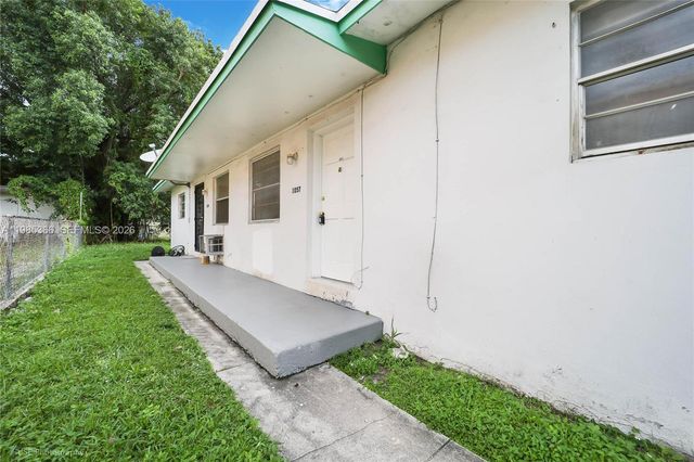 1057 NW 30th St 1059, Miami, FL 33127