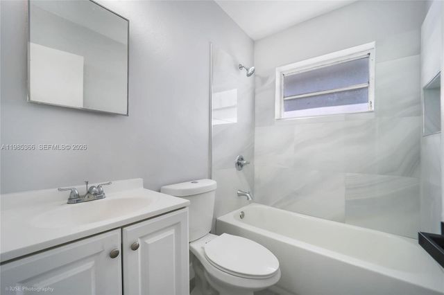 1057 NW 30th St 1059, Miami, FL 33127