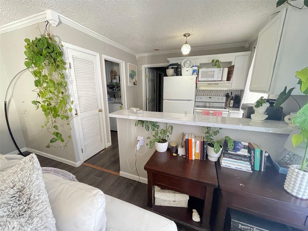 Image 11 of property listing at 2905 SW ARCHER ROAD S4022, Gainesville, FL 32608