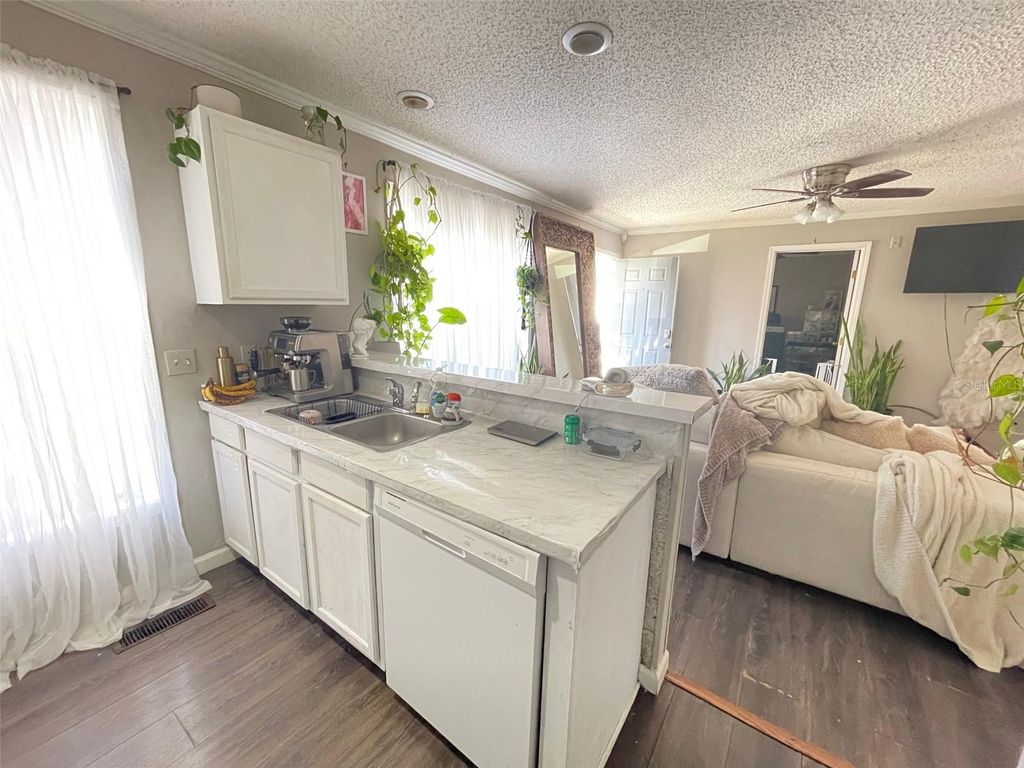 Image 16 of property listing at 2905 SW ARCHER ROAD S4022, Gainesville, FL 32608