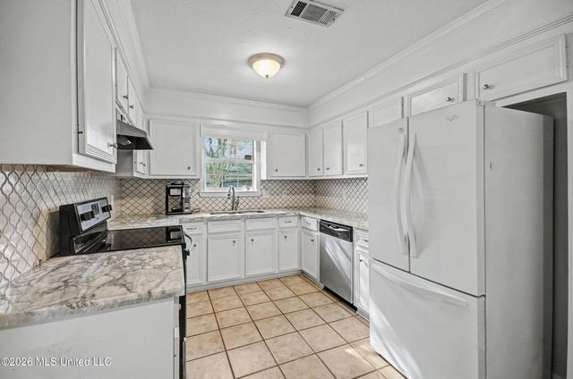 606 Honeysuckle Drive, Madison, MS 39110