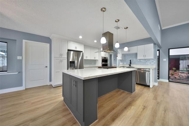 2306 Pleasant Creek Drive, Houston, TX 77345