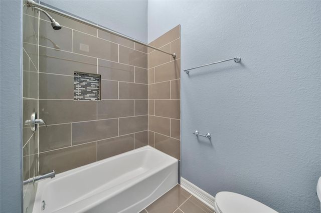 2306 Pleasant Creek Drive, Houston, TX 77345