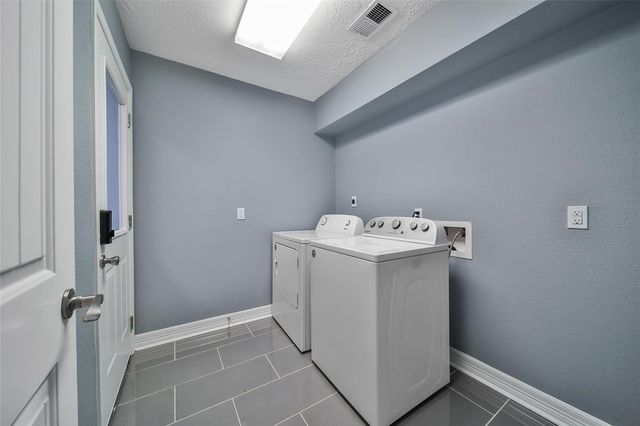 2306 Pleasant Creek Drive, Houston, TX 77345