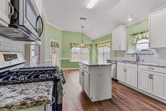 108 Elmwood Trail, Forney, TX 75126