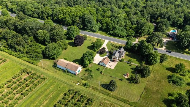 42304 W Red Arrow Highway, Paw Paw, MI 49079