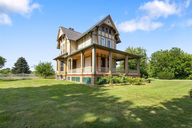 42304 W Red Arrow Highway, Paw Paw, MI 49079