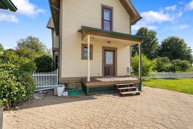 42304 W Red Arrow Highway, Paw Paw, MI 49079