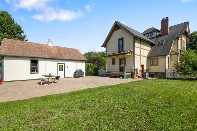 42304 W Red Arrow Highway, Paw Paw, MI 49079