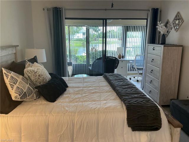 5550 Trailwinds DR 615, Fort Myers, FL 33907
