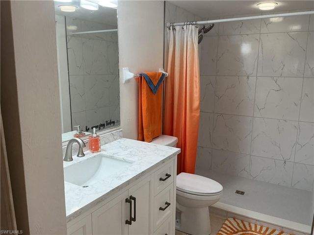 5550 Trailwinds DR 615, Fort Myers, FL 33907