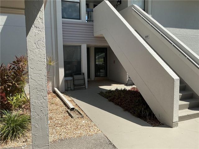 5550 Trailwinds DR 615, Fort Myers, FL 33907