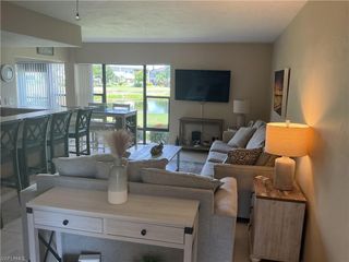 5550 Trailwinds DR 615, Fort Myers, FL 33907