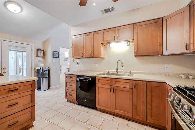 8 White Pine Court, Savannah, GA 31406