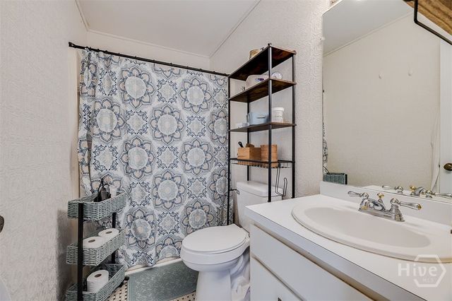 8 White Pine Court, Savannah, GA 31406
