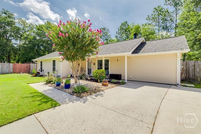 8 White Pine Court, Savannah, GA 31406