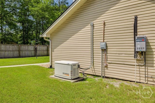 8 White Pine Court, Savannah, GA 31406