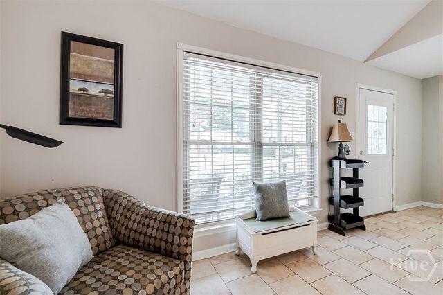 8 White Pine Court, Savannah, GA 31406