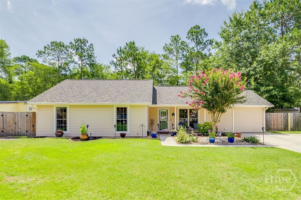 8 White Pine Court, Savannah, GA 31406