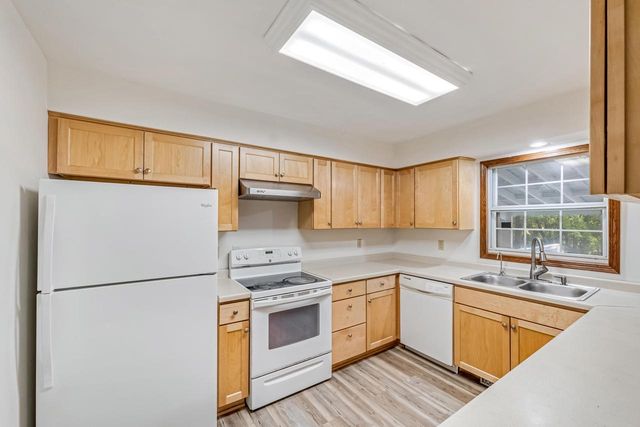 6908 W Marine COURT, Milwaukee, WI 53223