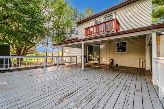 6908 W Marine COURT, Milwaukee, WI 53223