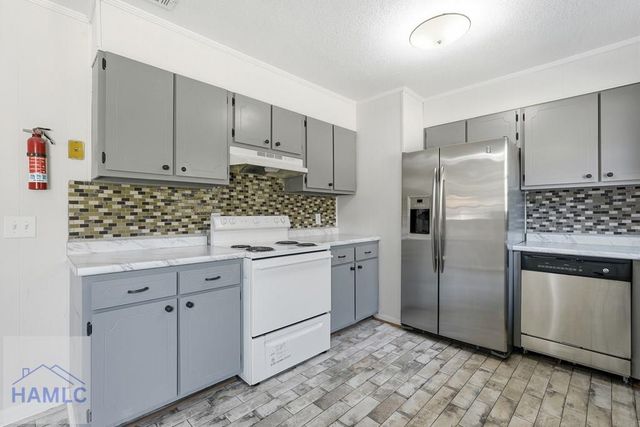 234 Deerwood Drive, Hinesville, GA 31313