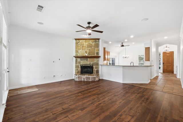 8210 Carter Street, Lantana, TX 76226