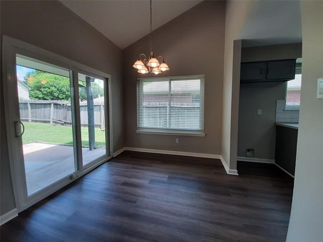 8406 Woodland Willows Drive, Houston, TX 77083