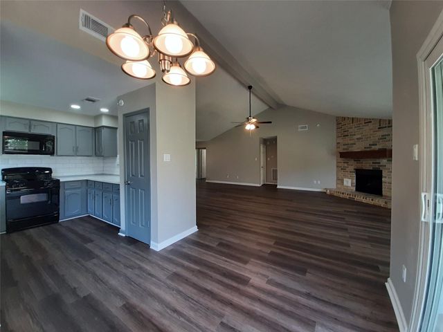 8406 Woodland Willows Drive, Houston, TX 77083