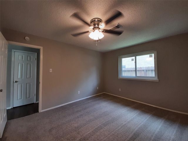 8406 Woodland Willows Drive, Houston, TX 77083