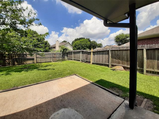 8406 Woodland Willows Drive, Houston, TX 77083