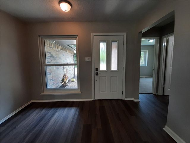 8406 Woodland Willows Drive, Houston, TX 77083