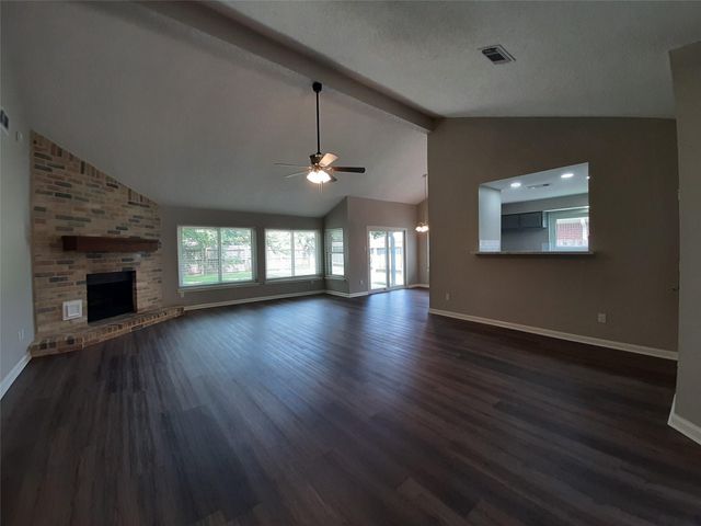8406 Woodland Willows Drive, Houston, TX 77083