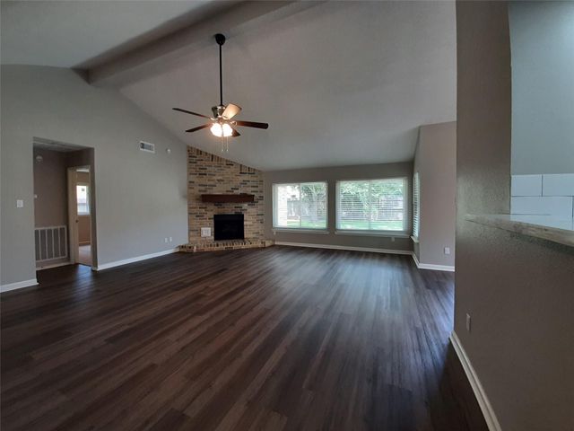 8406 Woodland Willows Drive, Houston, TX 77083