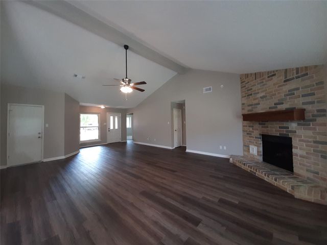 8406 Woodland Willows Drive, Houston, TX 77083