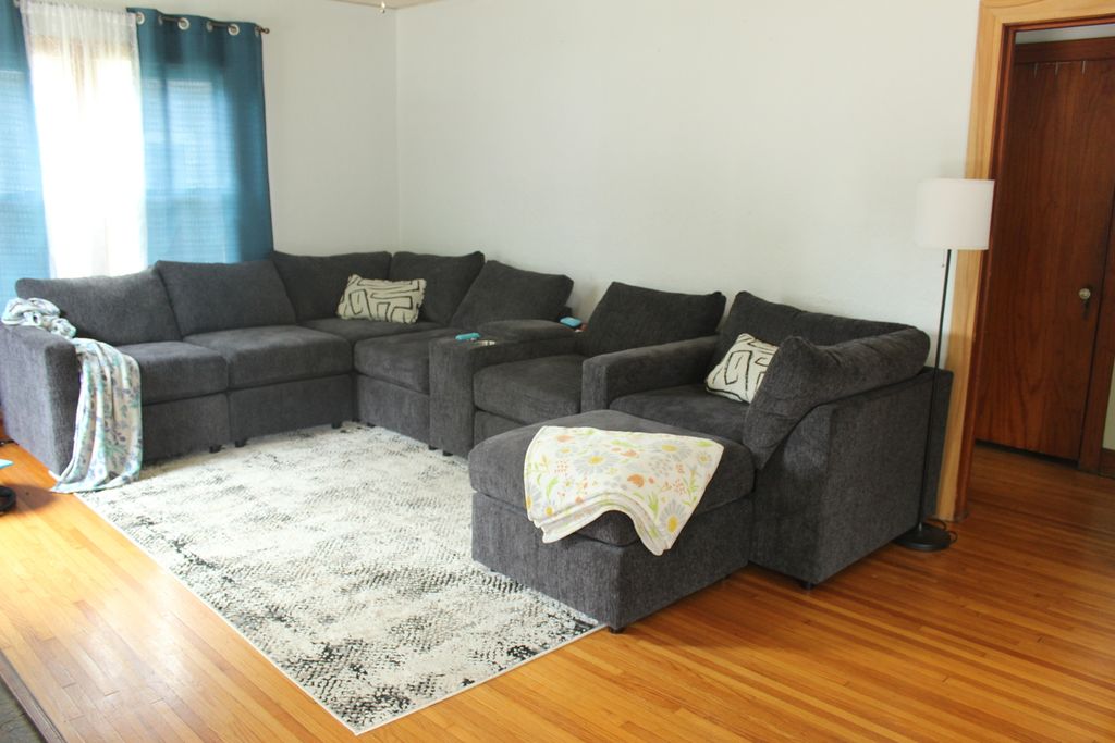 Image 12 of property listing at 200 E Bennett Street E, Salem, IL 62881