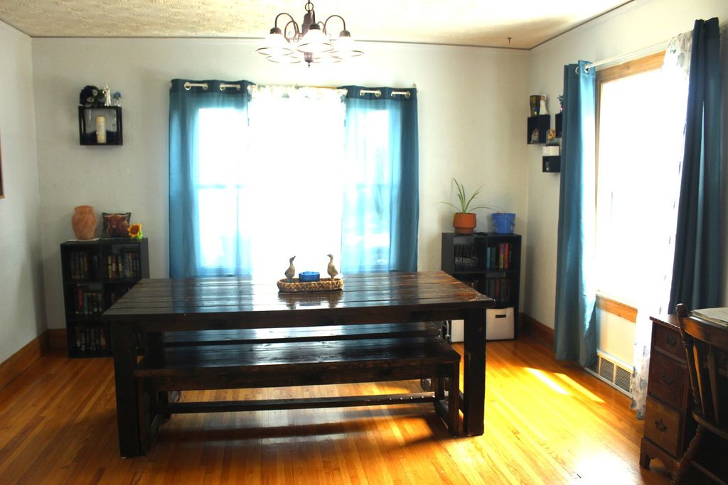 Image 14 of property listing at 200 E Bennett Street E, Salem, IL 62881