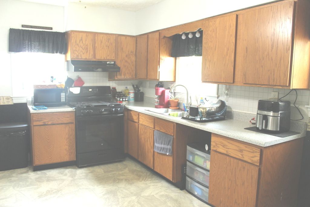 Image 15 of property listing at 200 E Bennett Street E, Salem, IL 62881