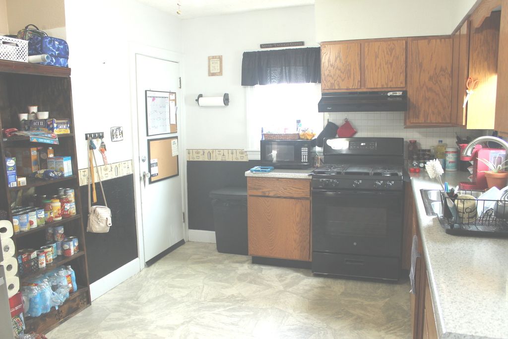 Image 16 of property listing at 200 E Bennett Street E, Salem, IL 62881