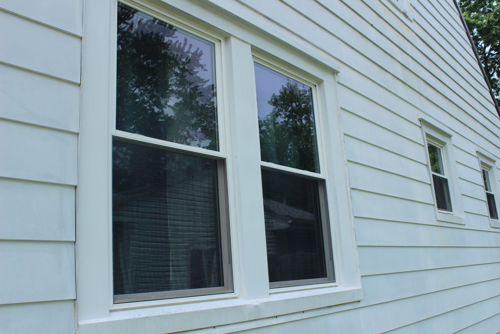 Image 4 of property listing at 200 E Bennett Street E, Salem, IL 62881