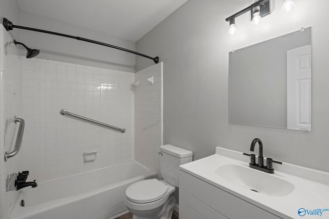 3706 Oakdale Court NW, Huntsville, AL 35810