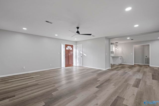 3706 Oakdale Court NW, Huntsville, AL 35810