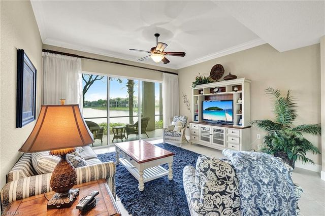 9234 Tesoro LN 101, Naples, FL 34114