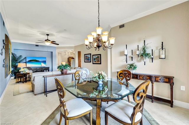 9234 Tesoro LN 101, Naples, FL 34114