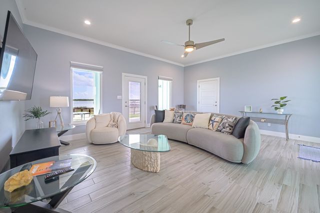 9 Northpointe Dr, Rockport, TX 78382