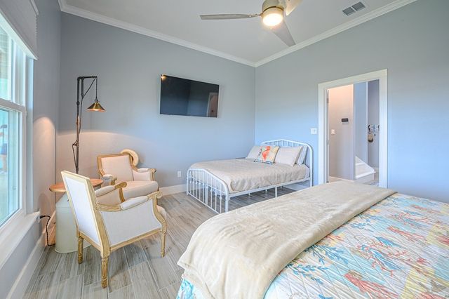 9 Northpointe Dr, Rockport, TX 78382
