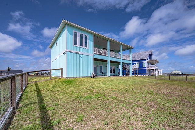 9 Northpointe Dr, Rockport, TX 78382